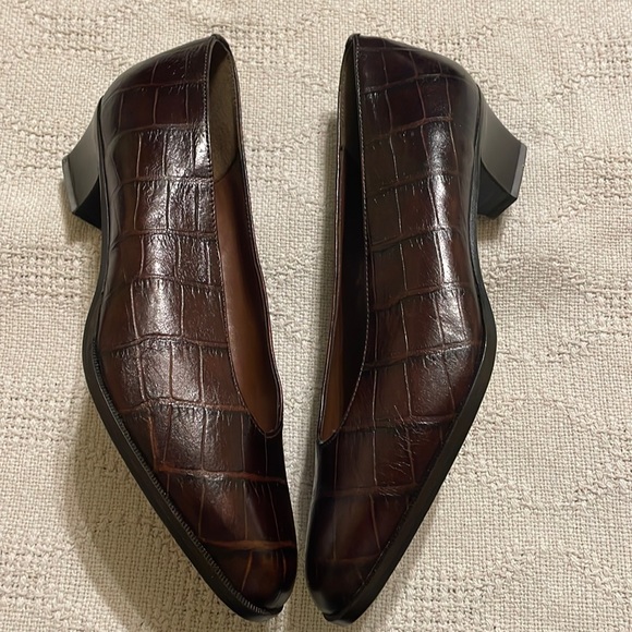 Floran’s Women’s Brown Leather Slip On Dress Shoes Italy Size 7 M - Picture 1 of 12